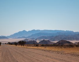 Lais Puzzle - Schotterstraße, die zum Sossusvlei in Namibia führt - 40, 100, 200, 500, 1.000 & 2.000 Teile