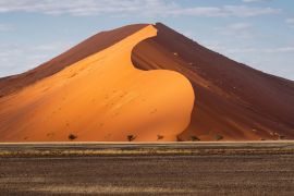 Lais Puzzle - Hoch aufragende Sanddünen bei Sossusvlei bei Sonnenaufgang in der Namib-Wüste, Namib-Naukluft-Nationalpark, Namibia - 2.000 Teile