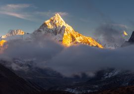Lais Puzzle - Der Gipfel der Ama Dablam (6856 m) in der Nähe des Dorfes Dingboche in der Khumbu-Region in Nepal, auf dem Wanderweg zum Everest-Basislager - 1.000 Teile