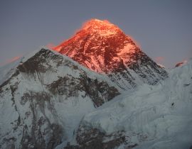Lais Puzzle - Everest. Rote Strahlen der Sonne. Berglandschaft. Nepal - 40, 100, 200, 500, 1.000 & 2.000 Teile