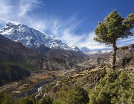 Lais Puzzle - Annapurna Gebirgskette Landschaftsansicht von der Trekkingroute zwischen den Dörfern Pisang und Manang im nepalesischen Himalaya Gebirge - 40, 100, 200, 500, 1.000 & 2.000 Teile