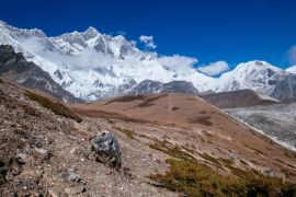 Lais Puzzle - Die Südwand des Lhotse (8516 m) - der vierthöchste Berg der Welt. Südwand - eine der gefährlichsten Kletterrouten. Everest Base Camp Route in der Nähe von Chukhung Siedlung, Nepal - 2.000 Teile