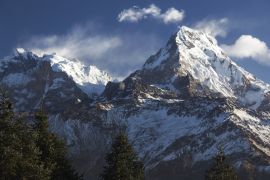 Lais Puzzle - Landschaftlicher Blick auf den schneebedeckten Annapurna-Gipfel vom Poon Hill im nepalesischen Himalaya-Gebirge - 2.000 Teile