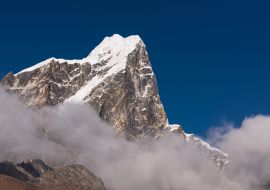 Lais Puzzle - Der Taboche-Gipfel über den Wolken, Blick vom Dorf Dingboche auf der Everest-Basislager-Trekkingroute, Himalaya-Gebirge in Nepal - 1.000 Teile