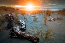 Lais Puzzle - Schöner Sonnenuntergang am Strand von Hokitika auf der Südinsel Neuseelands, dem beliebtesten Reiseziel für Naturliebhaber - 2.000 Teile