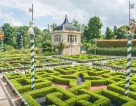 Lais Puzzle - Tudor Garten mythische Tiere in Hamilton Gärten ein ikonischer berühmter Ort in Hamilton, Neuseeland - 40, 100, 200, 500, 1.000 & 2.000 Teile