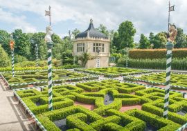 Lais Puzzle - Tudor Garten mythische Tiere in Hamilton Gärten ein ikonischer berühmter Ort in Hamilton, Neuseeland - 1.000 Teile