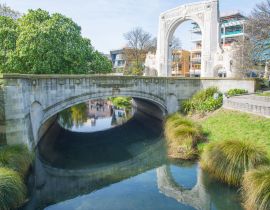 Lais Puzzle - Stadtbild des Stadtzentrums von Christchurch und die Brücke der Erinnerung am Fluss Avon in Christchurch, Neuseeland - 40, 100, 200, 500, 1.000 & 2.000 Teile