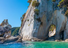 Lais Puzzle - Löcher im Felsen im Abel-Tasman-Nationalpark in Neuseeland - 1.000 Teile