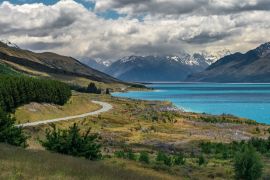Lais Puzzle - Kurvenreiche Straße entlang des wunderschönen Lake Pukaki im Mount Cook National Park - 2.000 Teile