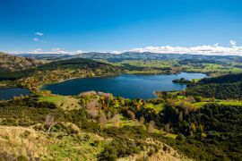 Lais Puzzle - Panorama des Tutira Lake, Hawke's Bay, Neuseeland - 2.000 Teile