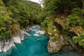 Lais Puzzle - Farbenfroher blauer Bergfluss am Haast Pass, Neuseeland - 2.000 Teile