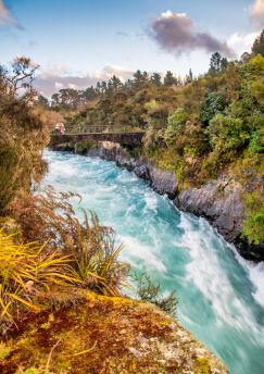 Lais Puzzle - Mächtige Huka Falls. Wasserfälle in Neuseeland - 1.000 Teile