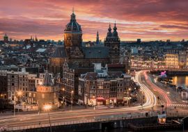Lais Puzzle - Basilika Saint Nicolas Kirche in Amsterdam Sonnenuntergang Skyline mit der Ampel Tabletts - 1.000 Teile