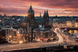 Lais Puzzle - Basilika Saint Nicolas Kirche in Amsterdam Sonnenuntergang Skyline mit der Ampel Tabletts - 2.000 Teile