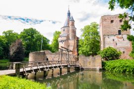 Lais Puzzle - Schloss Duurstede mit burgundischem Turm und Bergfried in Wijk bij Duurstede, Niederlande - 2.000 Teile