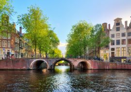 Lais Puzzle - Brücke über die Leidse Gracht an der Patrizier- oder Herrengracht (Herengracht) in Amsterdam im Frühling - 1.000 Teile