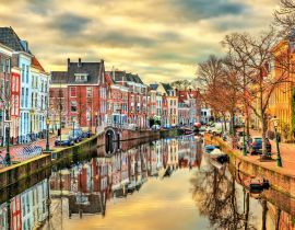 Lais Puzzle - Traditionelle Häuser an einer Gracht in Leiden, Niederlande - 40, 100, 200, 500, 1.000 & 2.000 Teile