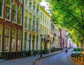 Lais Puzzle - Gasse entlang der Straße Lange Voorhout in Den Haag, Niederlande - 40, 100, 200, 500, 1.000 & 2.000 Teile