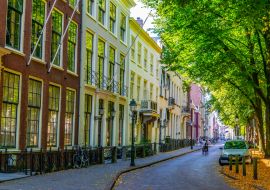 Lais Puzzle - Gasse entlang der Straße Lange Voorhout in Den Haag, Niederlande - 1.000 Teile