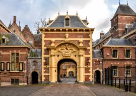 Lais Puzzle - Eingangstor zum Parlamentsgebäude, Binnenhof, in der Nähe des Büros des Premierministers, Den Haag, Niederlande - 1.000 Teile