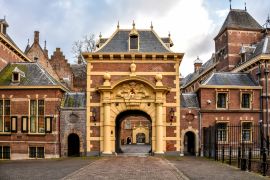 Lais Puzzle - Eingangstor zum Parlamentsgebäude, Binnenhof, in der Nähe des Büros des Premierministers, Den Haag, Niederlande - 2.000 Teile