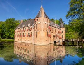 Lais Puzzle - Monumentales Schloss in Apeldoorn, umgeben von einem Wassergraben - 40, 100, 200, 500, 1.000 & 2.000 Teile