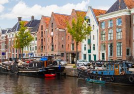 Lais Puzzle - Historische Schiffe, Grachtenhäuser und Lagerhäuser am Hoge der aa-Kanal in Groningen, Niederlande - 1.000 Teile