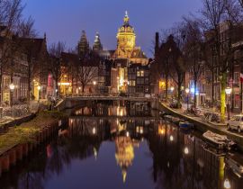 Lais Puzzle - Amsterdam. Fassaden von alten Häusern im Rotlichtviertel - 40, 100, 200, 500, 1.000 & 2.000 Teile