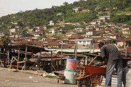 Lais Puzzle - Eine typische alte Stadt im Westen Nigerias - 2.000 Teile