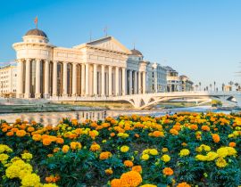 Lais Puzzle - Archäologisches Museum von Mazedonien und Brücke der Zivilisationen im Zentrum von Skopje - 40, 100, 200, 500, 1.000 & 2.000 Teile