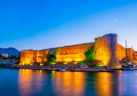 Lais Puzzle - Blick auf den Sonnenuntergang über der Burg von Kyrenia, Nordzypern - 1.000 Teile