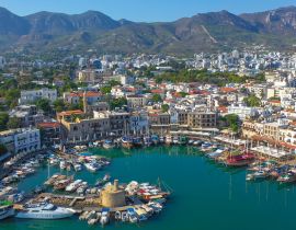 Lais Puzzle - Kyrenia (Girne) ist eine Stadt an der Nordküste Zyperns, bekannt für ihre kopfsteingepflasterte Altstadt und den hufeisenförmigen Hafen - 40, 100, 200, 500, 1.000 & 2.000 Teile