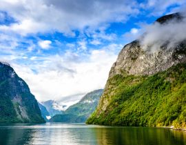 Lais Puzzle - Blick von der Fähre auf den schmalsten Fjord Norwegens - 40, 100, 200, 500, 1.000 & 2.000 Teile