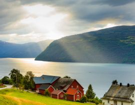 Lais Puzzle - Landschaft bei Utvik am Nordfjord in Norwegen - 40, 100, 200, 500, 1.000 & 2.000 Teile