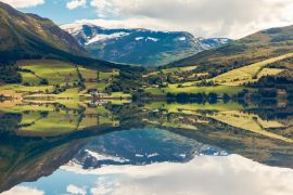 Lais Puzzle - Blick auf den See Jolstravatn im Sommer, Norwegen - 2.000 Teile