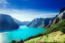 Lais Puzzle - Blick auf Norwegens Fjordlandschaft - Aurlandsfjord, Teil des Sognefjords - 2.000 Teile