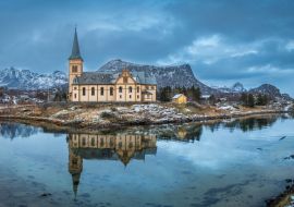 Lais Puzzle - Berühmte vaganische Kirche in Kabelvag, Norwegen - 1.000 Teile