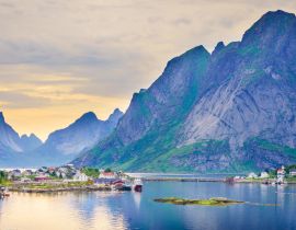 Lais Puzzle - Fjord- und Berglandschaft. Lofoten Inseln, Norwegen - 40, 100, 200, 500, 1.000 & 2.000 Teile