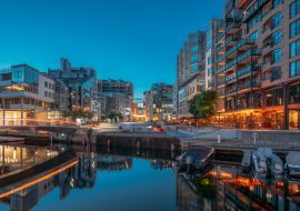 Lais Puzzle - Oslo, Norwegen. Nachtansicht Böschung und mehrstöckige Wohnhäuser in Aker Brygge Bezirk - 1.000 Teile