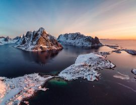 Lais Puzzle - Sonnenaufgang auf den Lofoten ist eine Inselgruppe mit einem Fischerdorf an der Küste im Winter in Norwegen - 40, 100, 200, 500, 1.000 & 2.000 Teile