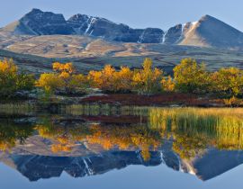 Lais Puzzle - Spiegelung des Berges Rondslottet in einem kleinen See. Rondane-Nationalpark, Norwegen - 40, 100, 200, 500, 1.000 & 2.000 Teile