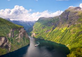 Lais Puzzle - Geiranger Fjord und die berühmten Wasserfälle der Sieben Schwestern, Norwegen - 1.000 Teile