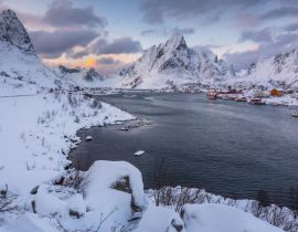 Lais Puzzle - Blick auf die beeindruckende Winterlandschaft der Lofoten mit Bergen und Fjorden im wunderschönen goldenen Morgenlicht bei Sonnenaufgang, Norwegen - 40, 100, 200, 500, 1.000 & 2.000 Teile