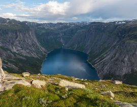 Lais Puzzle - Schöne Berge und See auf dem Weg zur Trolltunga Klippe in Odda, Norwegen, Skandinavien - 40, 100, 200, 500, 1.000 & 2.000 Teile