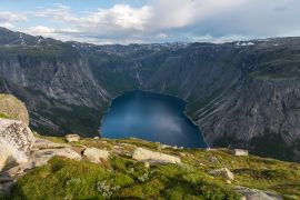 Lais Puzzle - Schöne Berge und See auf dem Weg zur Trolltunga Klippe in Odda, Norwegen, Skandinavien - 2.000 Teile