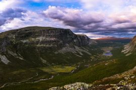 Lais Puzzle - Der Sonnenuntergang in den Bergen, Panoramablick, Norwegen - 2.000 Teile
