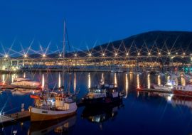 Lais Puzzle - Blaue Stunde im Hafen von Tromsö mit der Brücke, Finnmark, Norwegen - 1.000 Teile