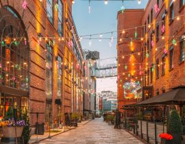 Lais Puzzle - Oslo, Norwegen. Abendlicher Blick auf alte Häuser im Stadtteil Aker Brygge - 40, 100, 200, 500, 1.000 & 2.000 Teile