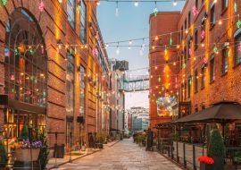 Lais Puzzle - Oslo, Norwegen. Abendlicher Blick auf alte Häuser im Stadtteil Aker Brygge - 1.000 Teile